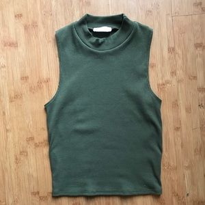 Green sleeveless crop top